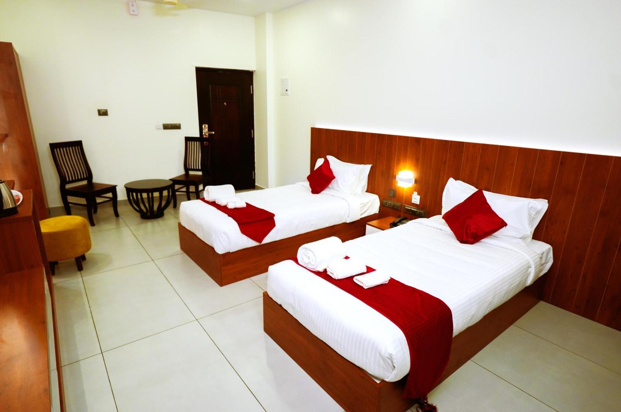 Hotel 24Inn Residency Pathanamthitta Exterior photo
